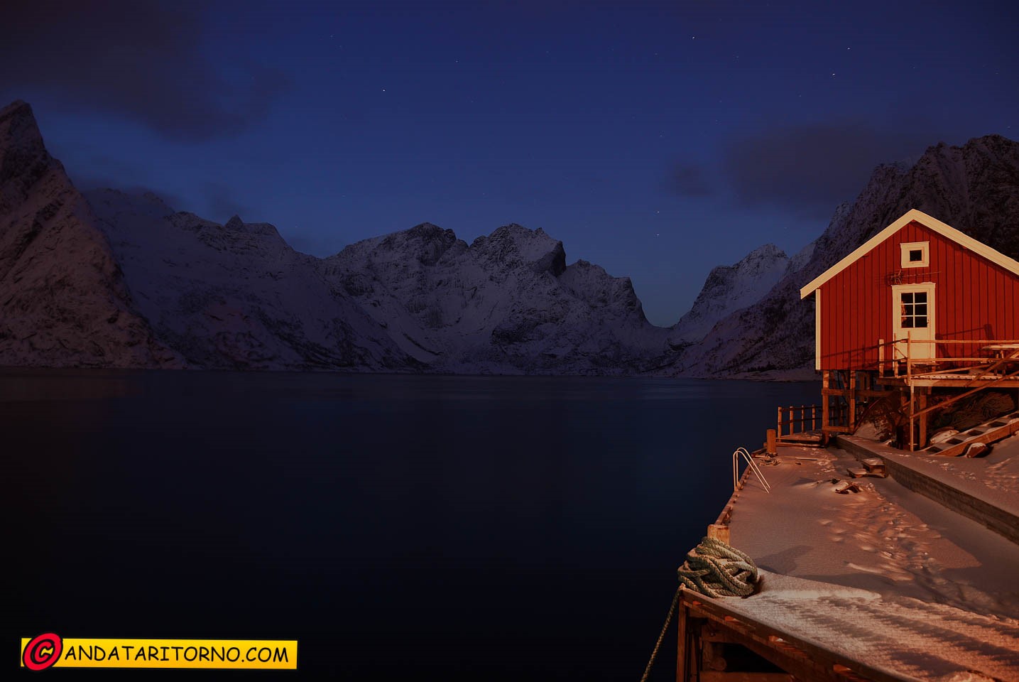 Rorbu sulla baia di Reine