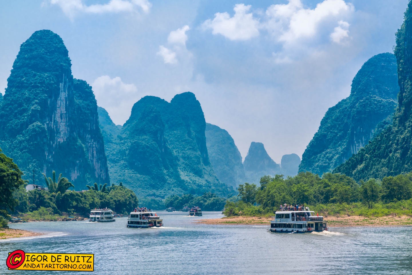 In navigazione sul fiume Li Jiang